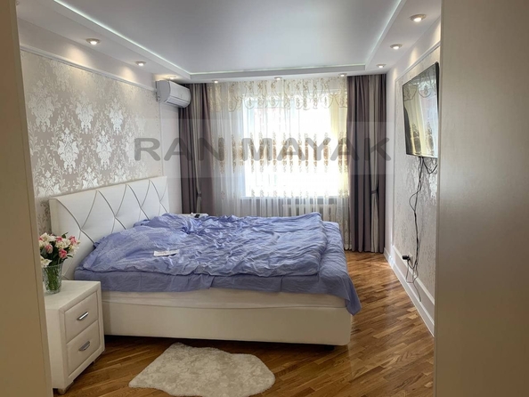 
   Продам 3-комнатную, 82 м², Пионерская 2-я ул, 375

. Фото 2.