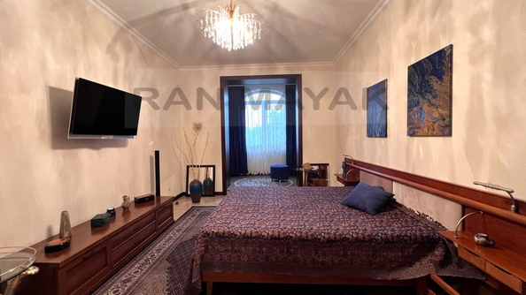 
   Продам 4-комнатную, 126.6 м², Пионерская 2-я ул, 374Е

. Фото 1.