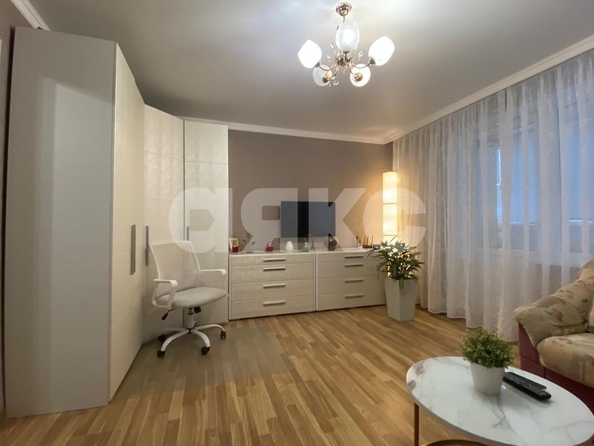 
   Продам 2-комнатную, 55.4 м², Михайлова ул, 8

. Фото 9.