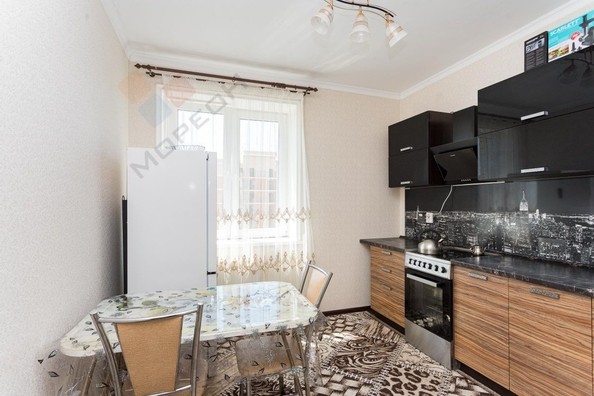 
   Продам 2-комнатную, 55 м², Героя Сарабеева В.И. ул, 9

. Фото 5.