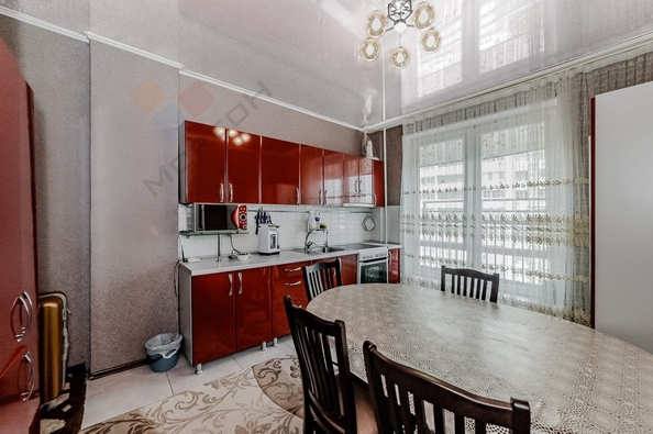 
   Продам 1-комнатную, 45.9 м², Сормовская ул, 204/5

. Фото 2.