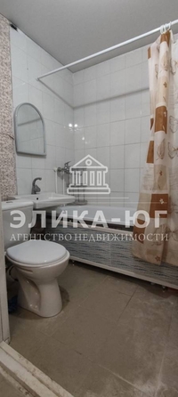 
   Продам 4-комнатную квартира, 97.3 м², Строителей ул

. Фото 2.