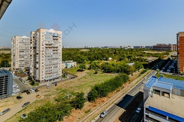 
   Продам 2-комнатную, 56 м², Симиренко ул, 45

. Фото 24.