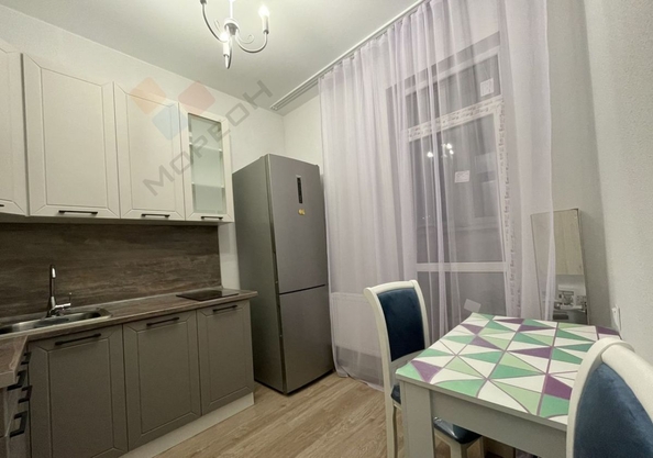 
   Продам 1-комнатную, 32 м², Старокубанская ул, 2/23 к2

. Фото 2.