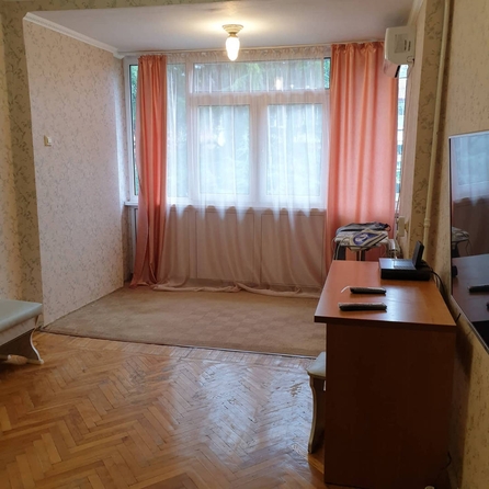 
   Продам 2-комнатную, 50 м², Роз ул, 54

. Фото 2.