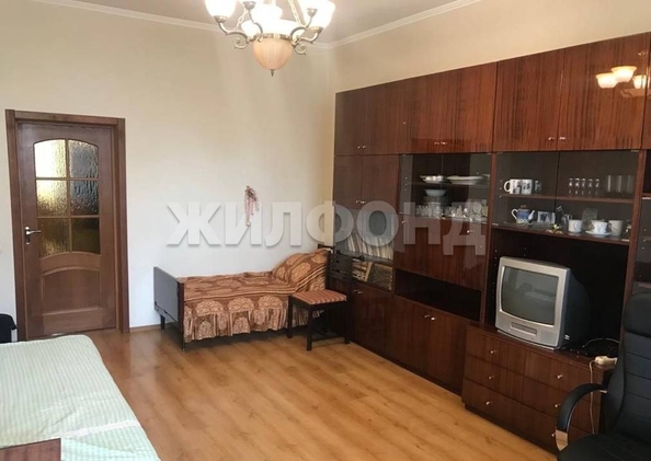 
   Продам 2-комнатную, 64 м², Полтавская ул

. Фото 2.