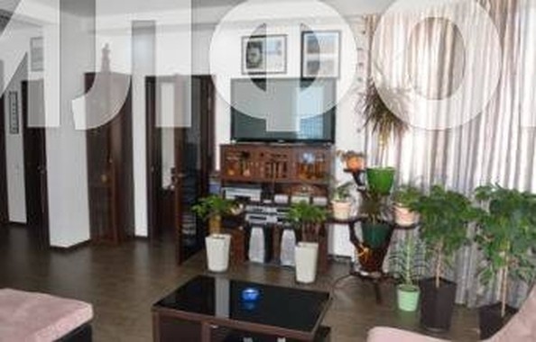 
   Продам 3-комнатную, 107 м², Клубничная ул, 82

. Фото 4.