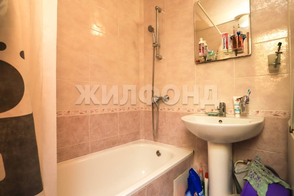 
   Продам 2-комнатную, 37 м², Ульянова ул, 118

. Фото 2.