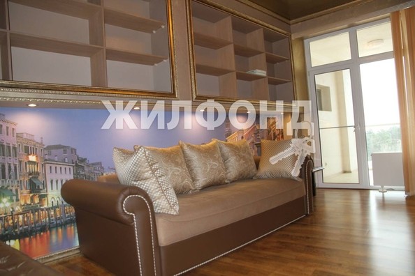 
   Продам 5-комнатную, 650 м², , 94/27

. Фото 17.