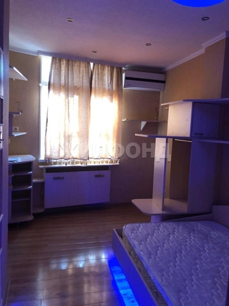 
   Продам 2-комнатную, 45 м², Тепличная ул, 40

. Фото 1.