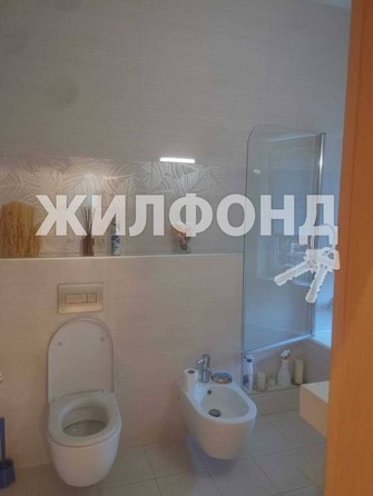 
   Продам 3-комнатную, 135 м², , 72/3

. Фото 2.