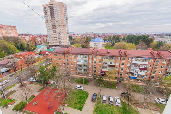 
   Продам 3-комнатную, 62.8 м², Ставропольская ул, 184

. Фото 7.