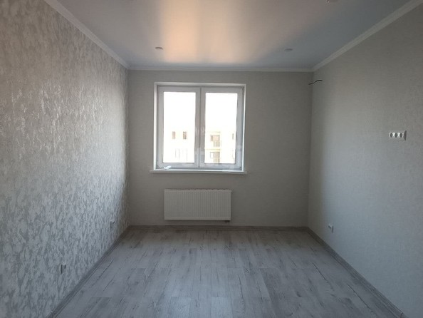 
   Продам 1-комнатную, 32.4 м², Новороссийская ул, 90/2  1

. Фото 2.