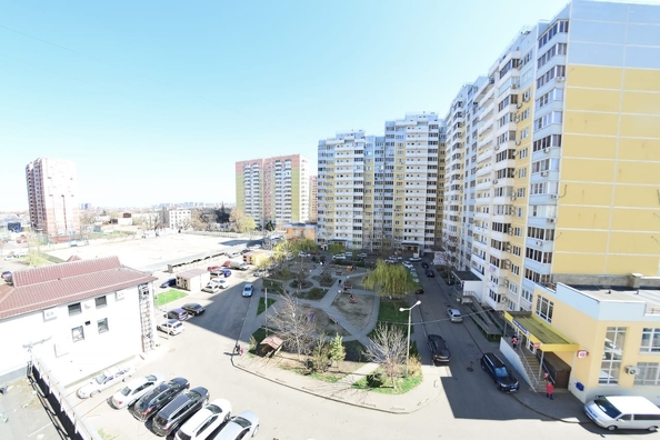 
   Продам 3-комнатную, 87 м², Репина пр-д, 40

. Фото 15.