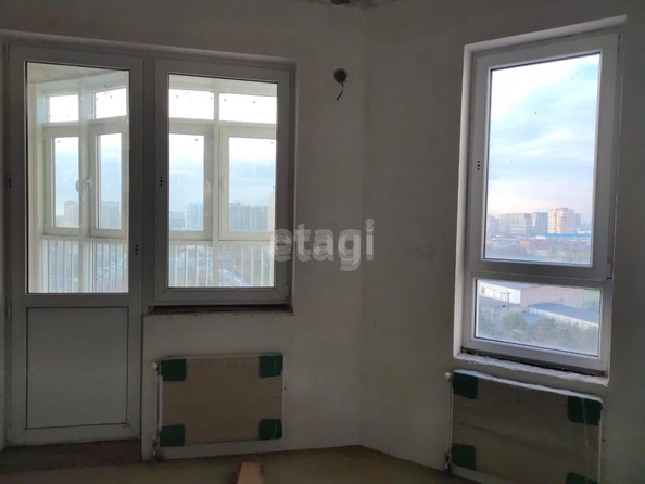 
   Продам 2-комнатную, 75.2 м², Шоссе Нефтяников ул, 18/4  4

. Фото 4.