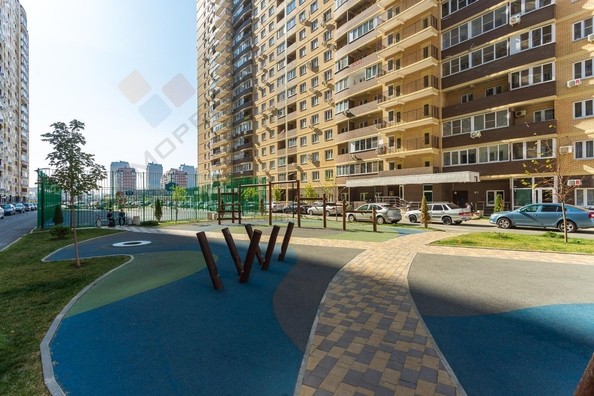 
   Продам 2-комнатную, 74.14 м², Петра Метальникова ул, 38

. Фото 1.