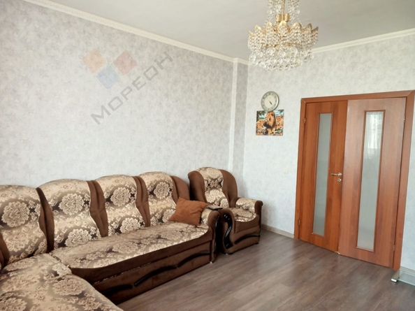 
   Продам 2-комнатную, 76 м², Александра Покрышкина ул, 4/7

. Фото 1.