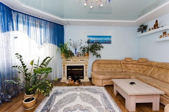 
   Продам 2-комнатную, 72 м², Достоевского ул, 84

. Фото 2.