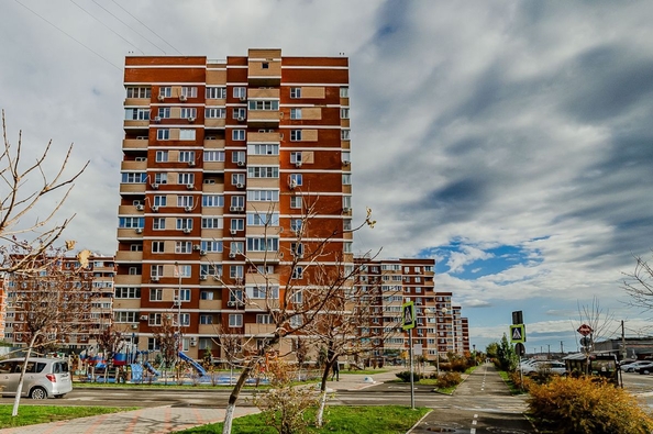 
   Продам 2-комнатную, 57.6 м², Западный Обход ул, 42/3к4

. Фото 1.