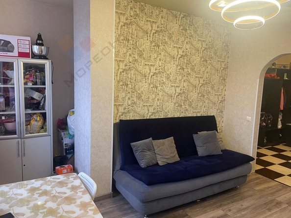 
   Продам 2-комнатную, 65 м², Средняя ул, 81/4

. Фото 5.