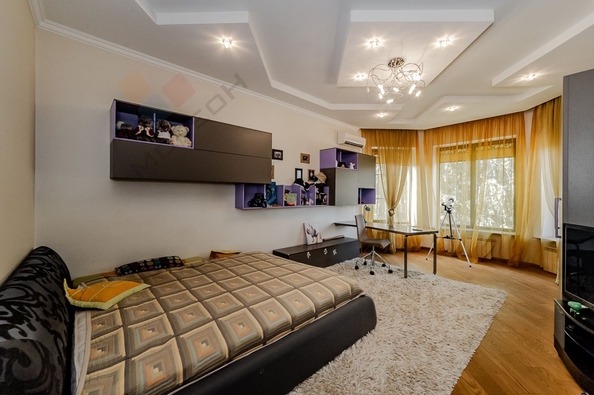 
   Продам дом, 330 м², Краснодар

. Фото 12.