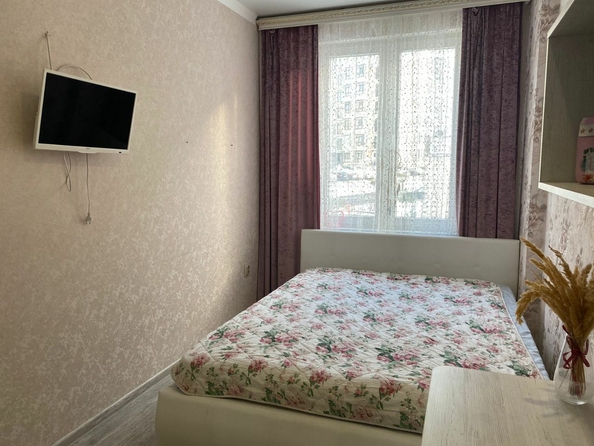 
   Продам 1-комнатную, 42 м², Дивноморская ул, к 1

. Фото 2.