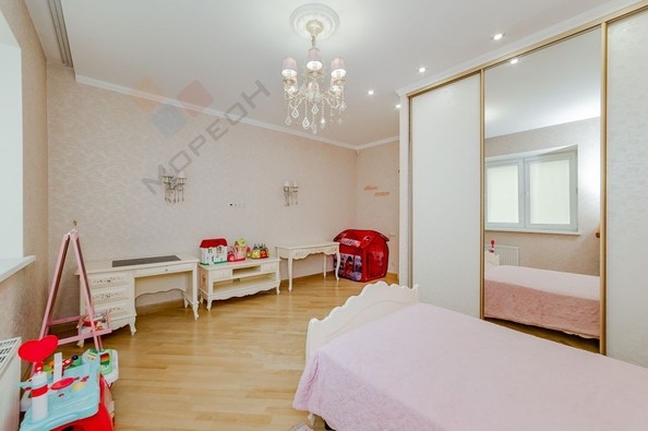 
   Продам 5-комнатную, 188.2 м², Дзержинского ул, 93/1

. Фото 9.