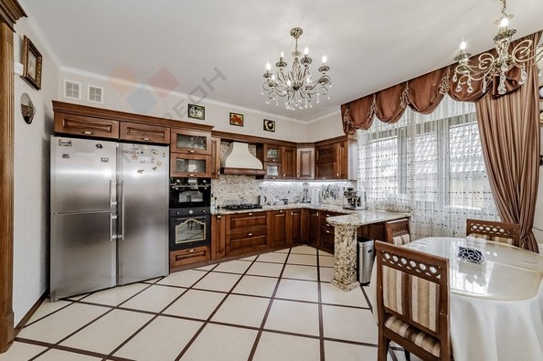 
   Продам дом, 370 м², Краснодар

. Фото 18.