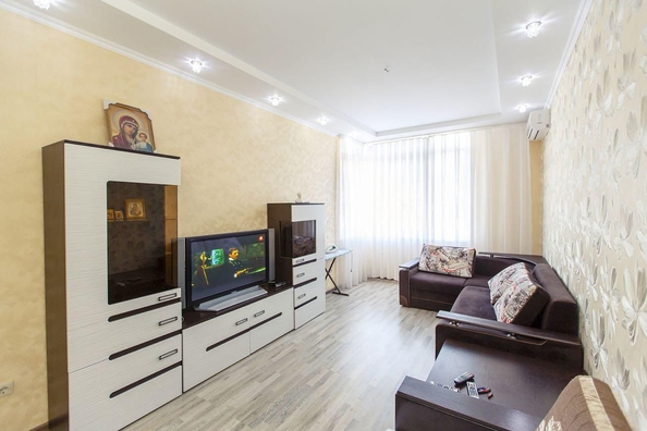 
   Продам 2-комнатную, 72 м², Халтурина ул, 11

. Фото 2.