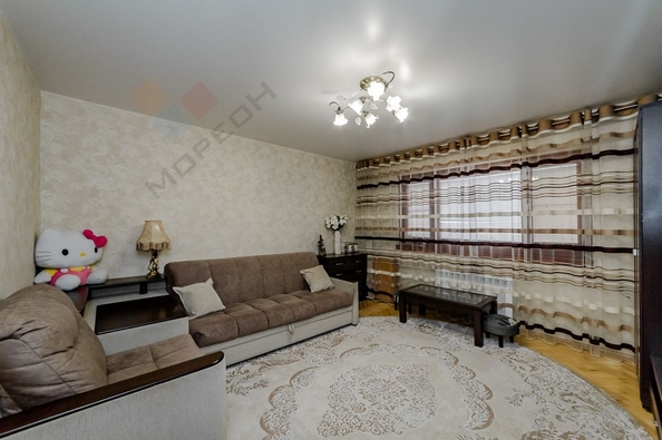 
   Продам 3-комнатную, 64.3 м², Дзержинского ул, 201

. Фото 1.
