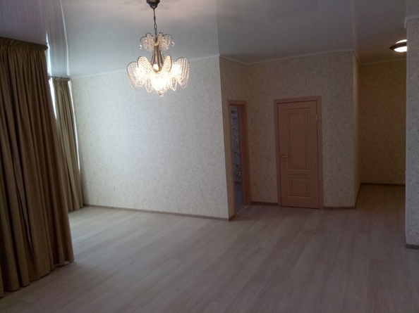 
   Продам 2-комнатную, 66 м², Кати Соловьяновой ул, 84

. Фото 5.
