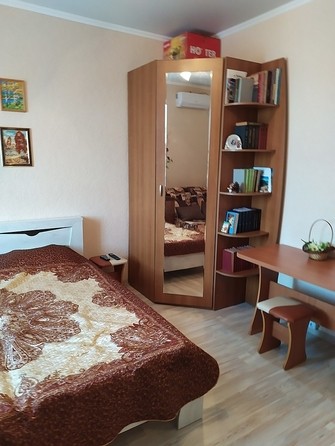 
   Продам 4-комнатную, 105 м², Терская ул, 4

. Фото 3.