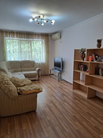 
   Продам 2-комнатную, 47 м², Крымская ул, 216

. Фото 2.