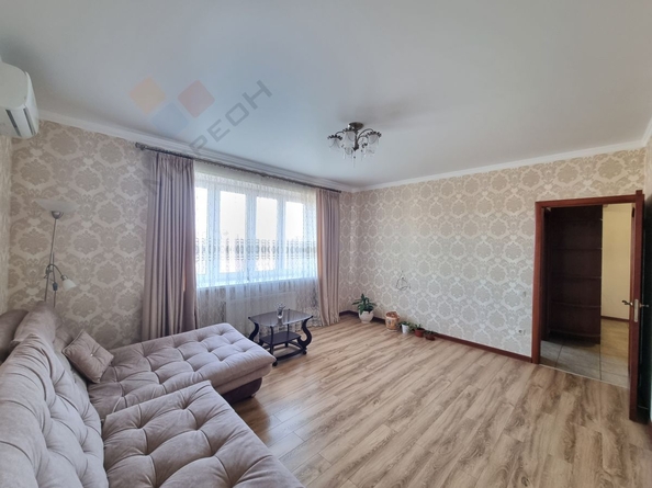 
   Продам 3-комнатную, 77.4 м², Героя Сарабеева В.И. ул, 3/1

. Фото 3.