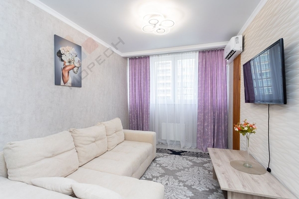 
   Продам 1-комнатную, 36.8 м², Героя Яцкова И.В. ул, 1/10

. Фото 1.