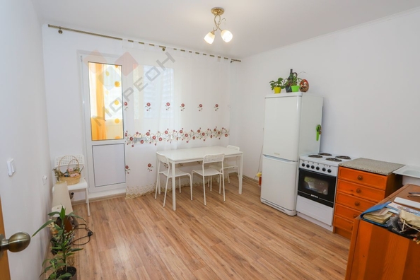 
   Продам 2-комнатную, 56.4 м², Артюшкова В.Д. ул, 27

. Фото 1.