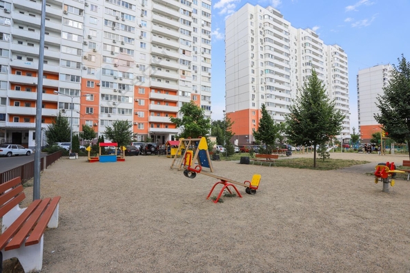 
   Продам 2-комнатную, 56.4 м², Артюшкова В.Д. ул, 27

. Фото 19.