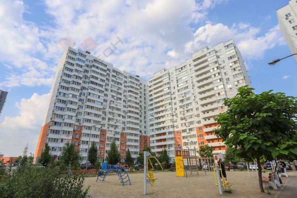 
   Продам 2-комнатную, 56.4 м², Артюшкова В.Д. ул, 27

. Фото 21.