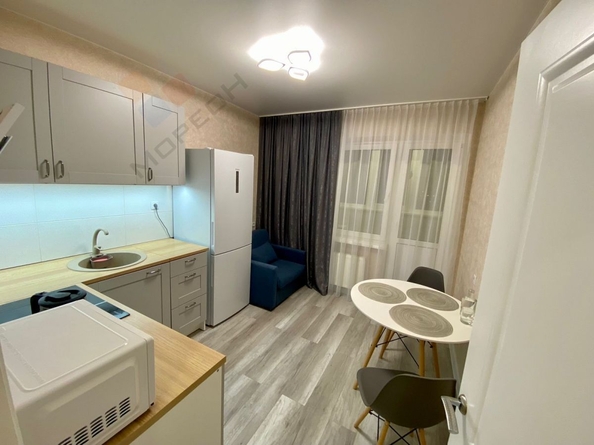 
   Продам 1-комнатную, 36.7 м², Байбакова Н.К. ул, 2/1

. Фото 3.