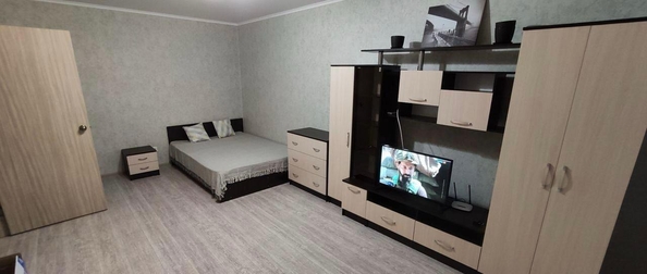 
   Продам 1-комнатную, 38 м², Ленина ул, 233

. Фото 1.