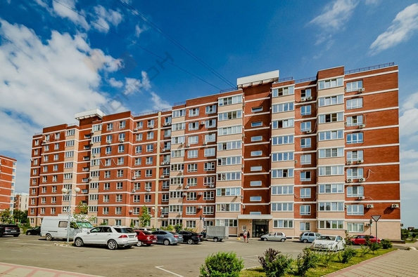 
   Продам 2-комнатную, 57.2 м², Западный Обход ул, 42/4к2

. Фото 3.