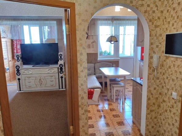 
   Продам 1-комнатную, 39 м², Заводская ул, 28В

. Фото 3.