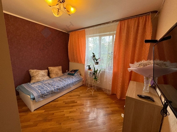 
   Продам 4-комнатную, 77.2 м², Дзержинского ул, 155/1

. Фото 2.