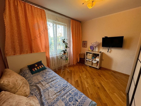 
   Продам 4-комнатную, 77.2 м², Дзержинского ул, 155/1

. Фото 3.