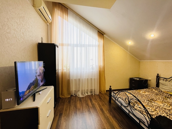 
   Продам 3-комнатную, 77 м², Родниковая ул, 2/4

. Фото 2.