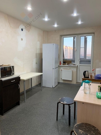 
   Продам 1-комнатную, 45 м², Александра Покрышкина ул, 2/2

. Фото 1.