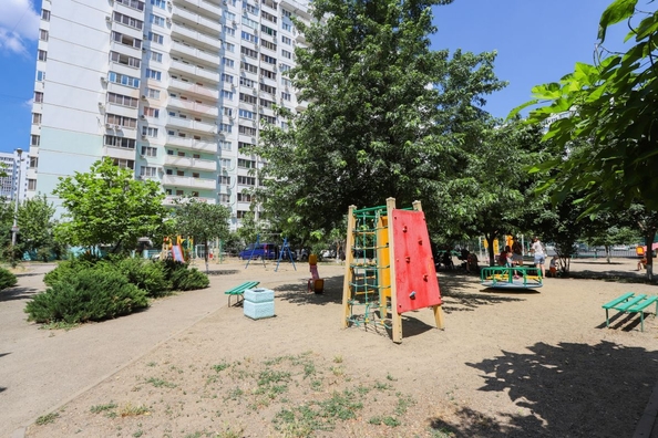 
   Продам 2-комнатную, 54.1 м², Котлярова Н.С. ул, 1

. Фото 18.