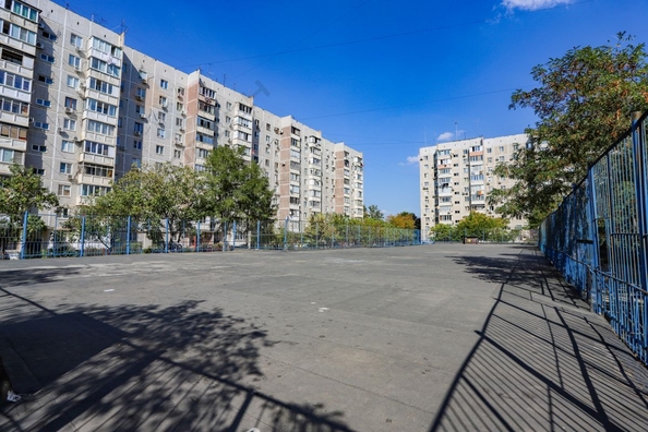 
   Продам 2-комнатную, 51.9 м², Думенко ул, 8

. Фото 28.