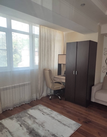 
   Продам 2-комнатную, 60 м², Макаренко ул, 8/9

. Фото 5.