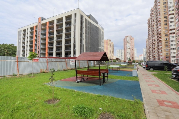 
   Продам 2-комнатную, 42 м², Героев-Разведчиков ул, 11/3

. Фото 24.